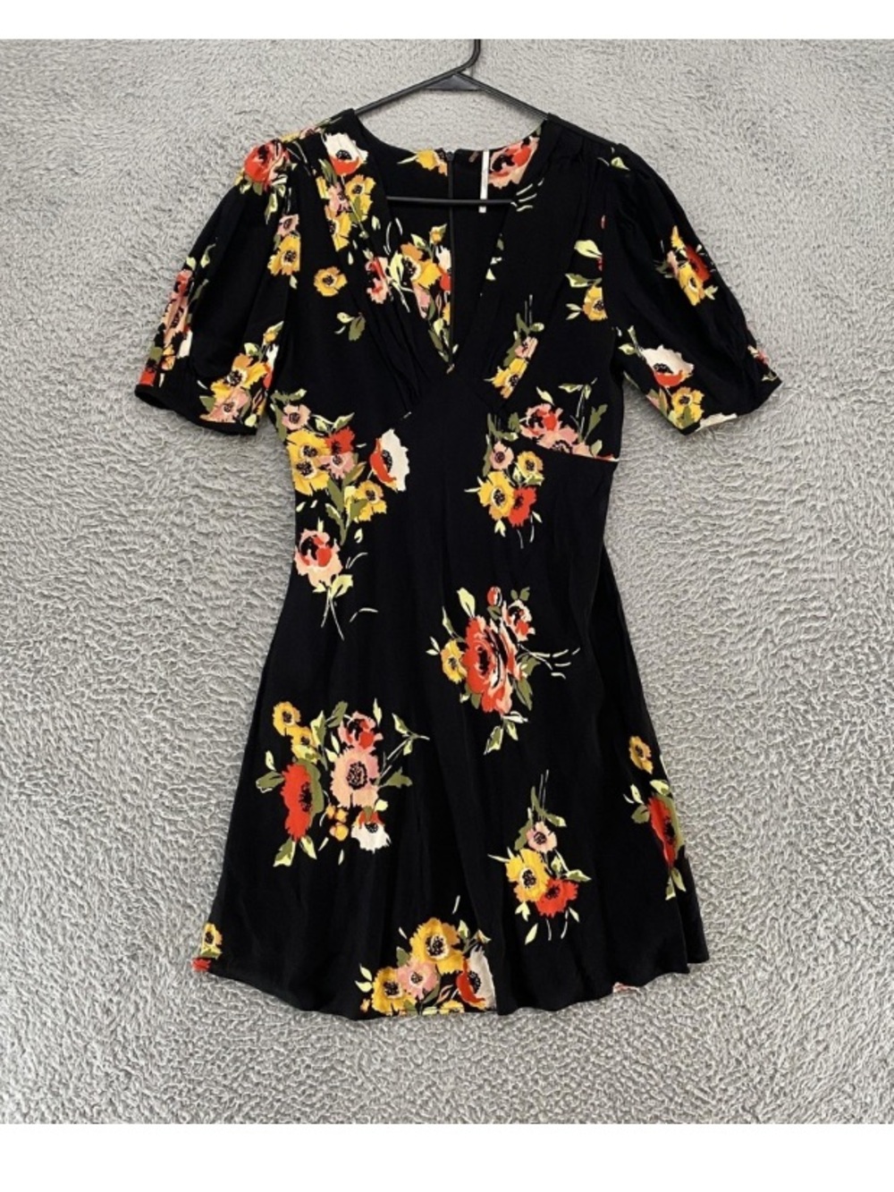 Black Floral V-Neck Short Dress - Elegant Summer Style